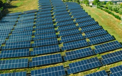 Le solaire devient la première source d’électricité en Europe : une première historique